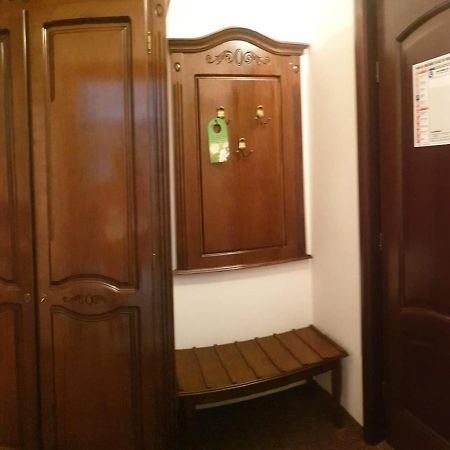 Vila Tisa Tismana Exteriör bild